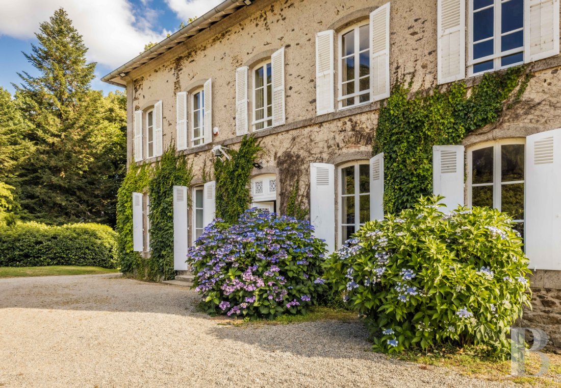 A 19th-century château dominating the surrounding landscape, south of Limoges in Haute-Vienne - photo  n°4